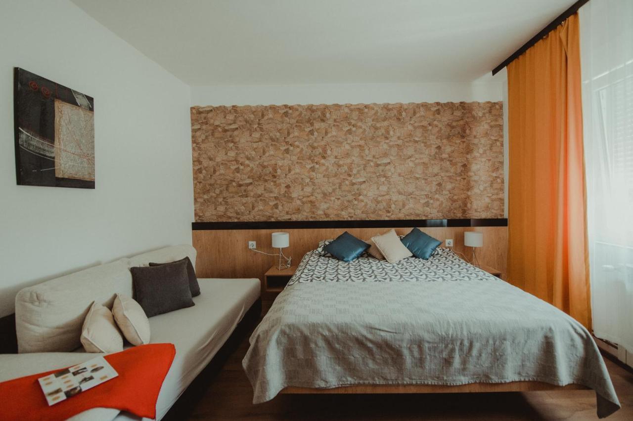 Apartman Lovric Ðakovo エクステリア 写真