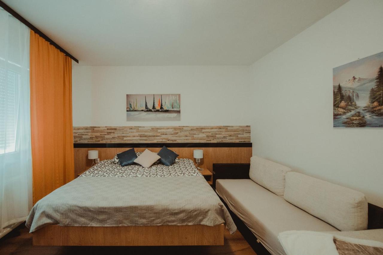 Apartman Lovric Ðakovo エクステリア 写真