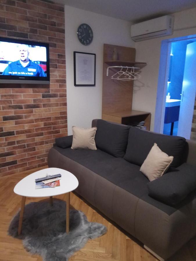 Apartman Lovric Ðakovo エクステリア 写真